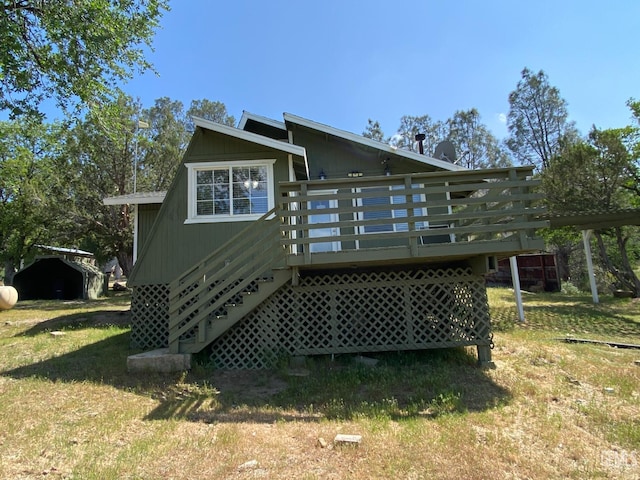 4700 Caliente Bodfish Rd, Caliente, CA 93518 - back of property featuring a deck and a lawn