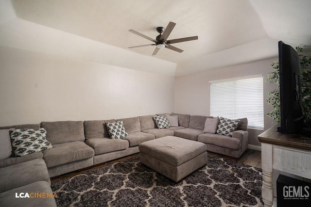 10005 Valley Forest Ct, Bakersfield, CA 93311 - living area featuring vaulted ceiling, ceiling fan, and wood finished floors