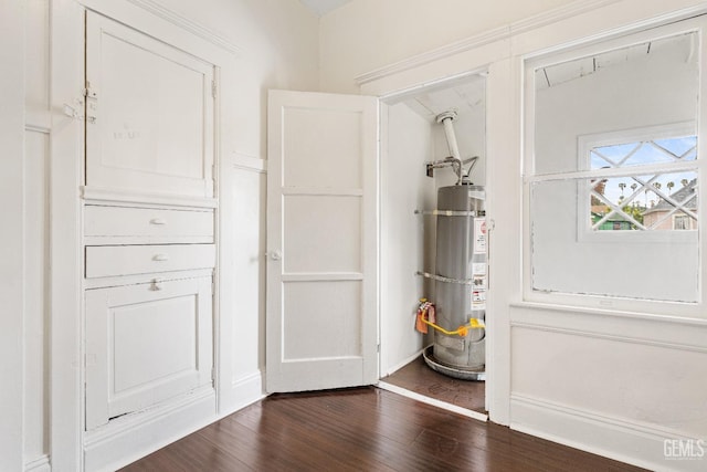 1940 S La Salle Ave, Los Angeles, CA 90018 - interior space with secured water heater
