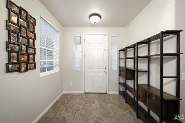 11102 Patagonia Way, Bakersfield, CA 93306 - entryway featuring baseboards