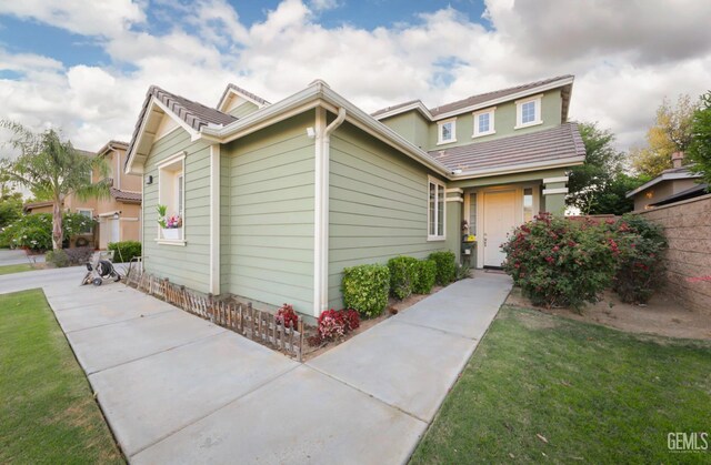 11102 Patagonia Way, Bakersfield, CA 93306 - view of front of house featuring a front yard