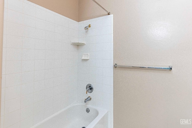 bathroom featuring shower / bathing tub combination