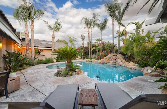 7305 Wilford Ct, Bakersfield, CA 93309 - swimming pool featuring a patio area