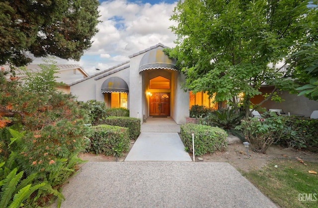 7305 Wilford Ct, Bakersfield, CA 93309 - view of front of home featuring stucco siding