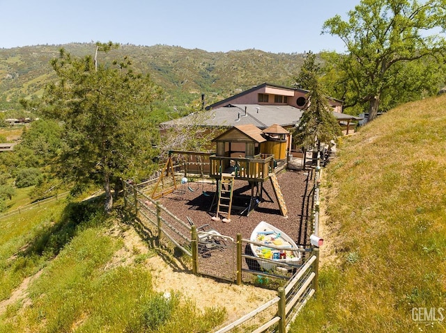 bird's eye view with a mountain view