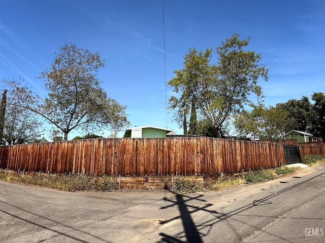 1013 Oxford Ct, Bakersfield, CA 93305 - photo 8
