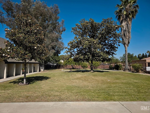 9517 Eucalyptus Dr, Bakersfield, CA 93306 - photo 4