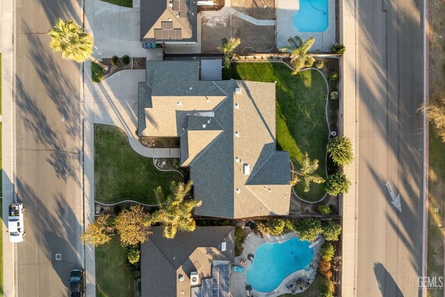 14013 Laverton Ave, Bakersfield, CA 93314 - aerial view of a pool