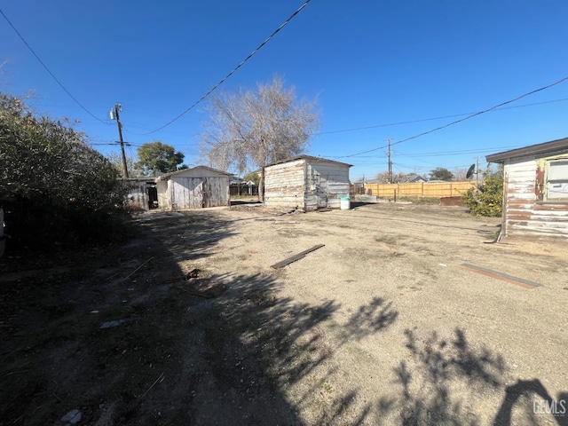 view of yard with a shed