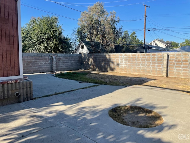 2122 Palm St, Bakersfield, CA 93304 - photo 9
