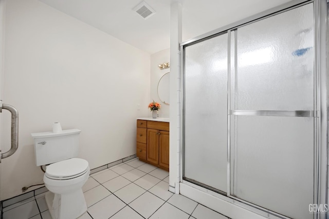 full bath featuring visible vents, toilet, a shower stall, and vanity