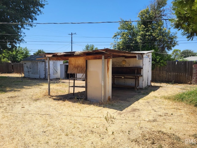 2132 Wingland Dr, Bakersfield, CA 93308 - view of outdoor structure