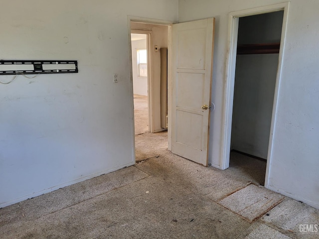 2132 Wingland Dr, Bakersfield, CA 93308 - unfurnished bedroom featuring carpet floors and a closet