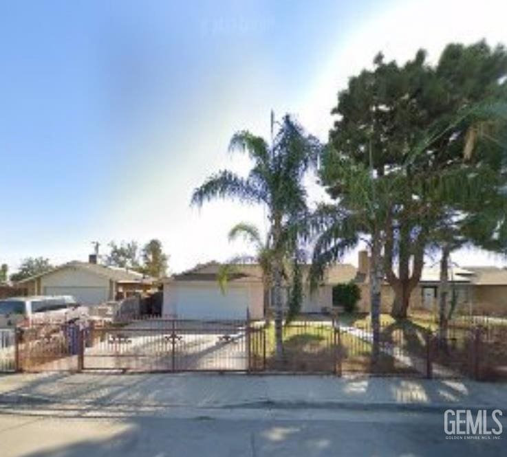 4908 Jonah St, Bakersfield, CA 93307 - photo 1