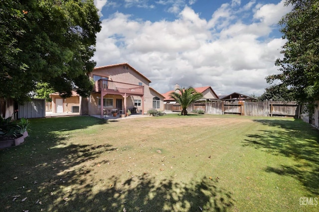 10205 Single Oak Dr, Bakersfield, CA 93311 - view of yard with a patio