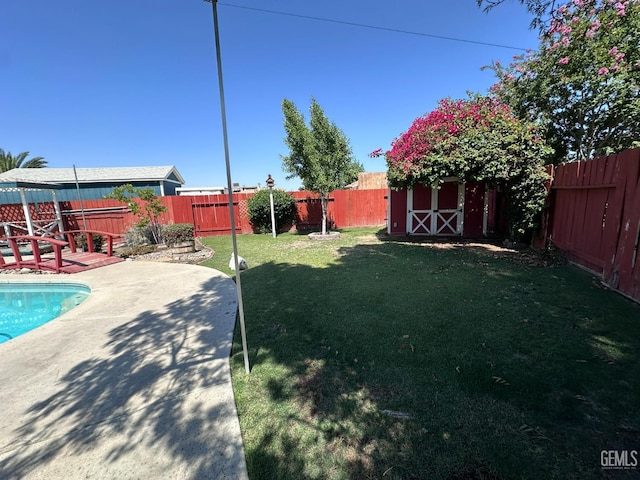 4049 Liz Dr, Bakersfield, CA 93312 - fenced backyard with a storage shed and a patio area