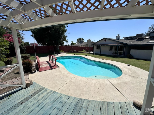 4049 Liz Dr, Bakersfield, CA 93312 - view of swimming pool featuring a pergola, a fenced backyard, and a patio