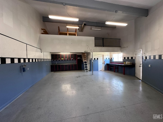 4049 Liz Dr, Bakersfield, CA 93312 - view of garage