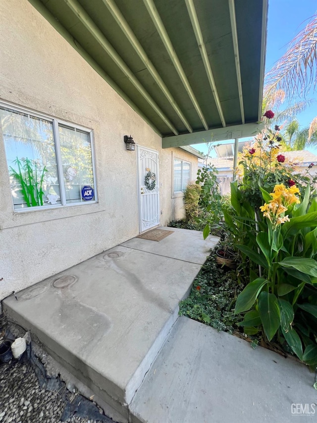 107 Coverdale Ct, Bakersfield, CA 93307 - entrance to property with stucco siding