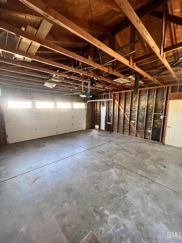 107 Coverdale Ct, Bakersfield, CA 93307 - garage featuring water heater