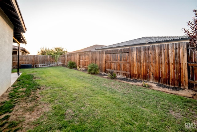8414 Kowa St, Bakersfield, CA 93314 - view of fenced backyard