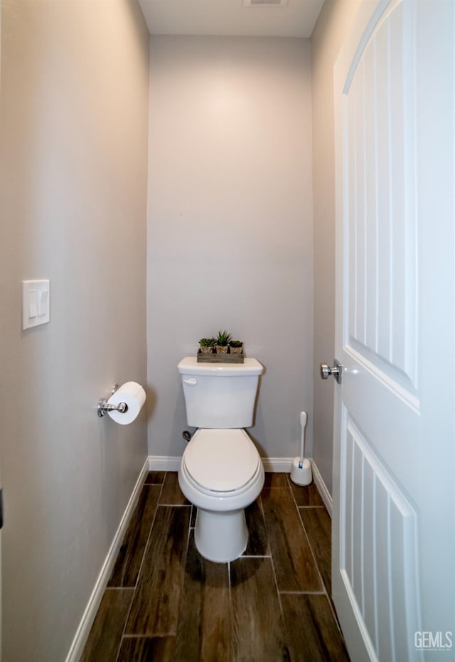 8414 Kowa St, Bakersfield, CA 93314 - bathroom featuring wood finished floors