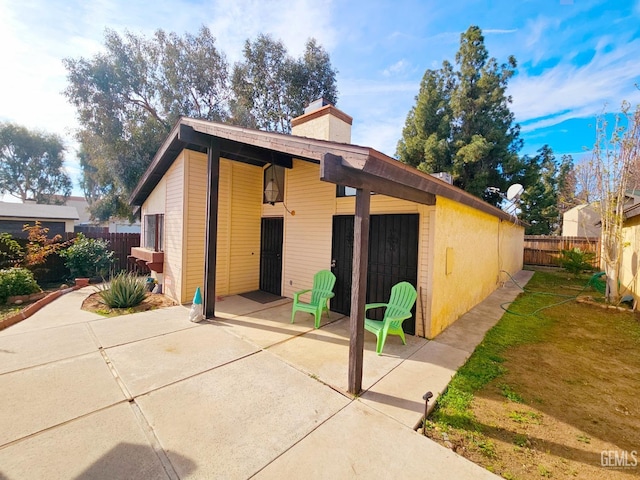 view of front facade featuring a patio