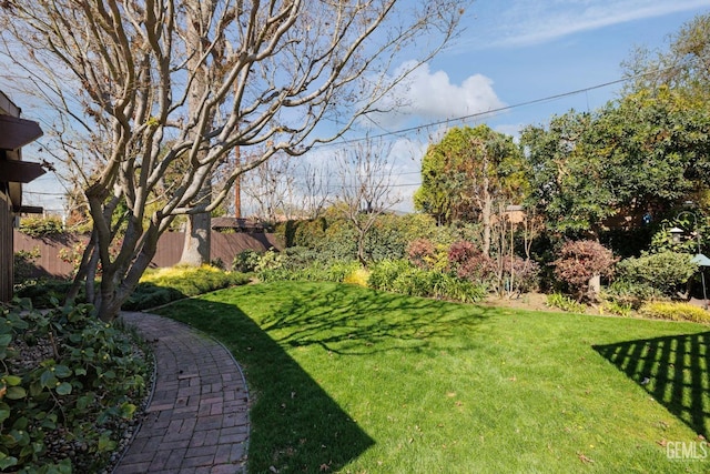 view of yard featuring fence