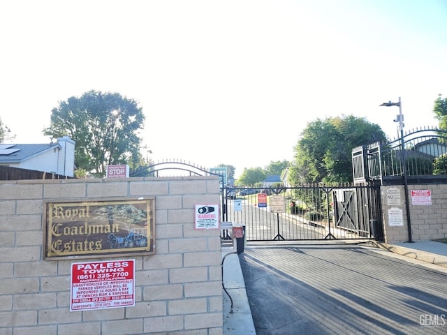 6208 Stonegate Dr, Bakersfield, CA 93306 - view of gate
