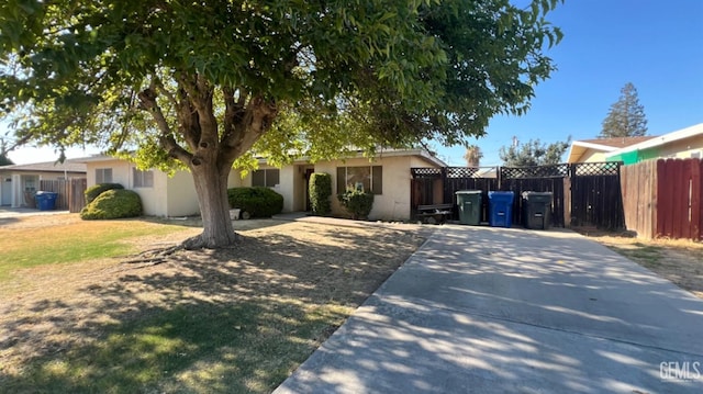 view of front of house