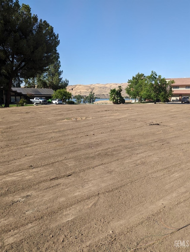 6100 Roundup Way, Bakersfield, CA 93306