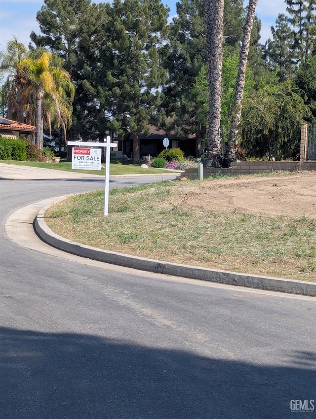 6100 Roundup Way, Bakersfield, CA 93306