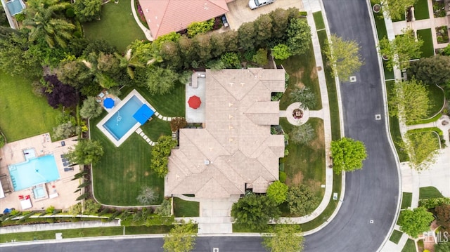 11416 Queensbury Dr, Bakersfield, CA 93312 - aerial view of property's location featuring a pool