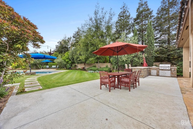 11416 Queensbury Dr, Bakersfield, CA 93312 - view of patio featuring outdoor dining area