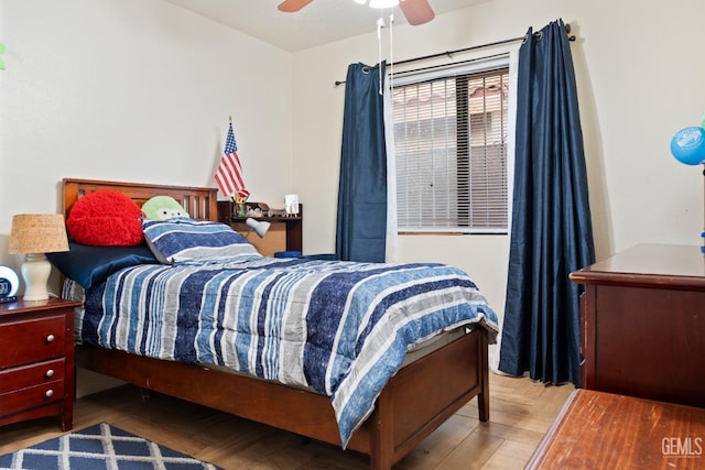 bedroom featuring ceiling fan