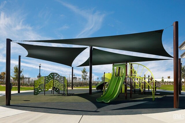 12800 Kinnick Ct, Bakersfield, CA 93311 - view of community play area