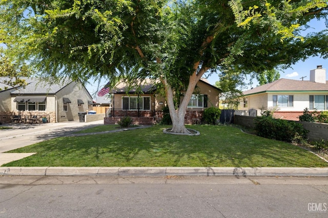 2613 Spruce St, Bakersfield, CA 93301 - view of bungalow-style home