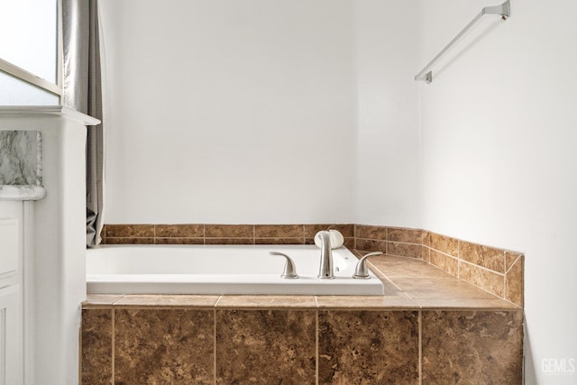 605 Cornelia St, Wasco, CA 93280 - full bathroom with a bath