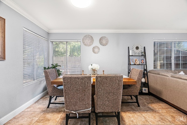 5104 Silver Crossing St, Bakersfield, CA 93313 - dining room with crown molding and baseboards