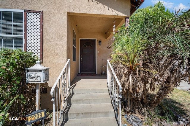 2209 Barnett St, Bakersfield, CA 93308 - entrance to property featuring stucco siding