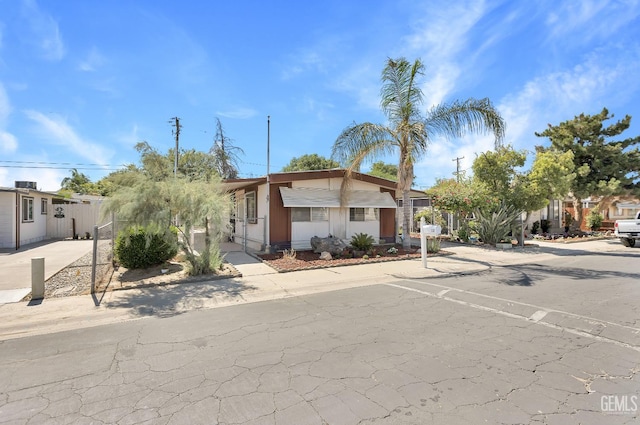 3601 S Chester Ave Unit 12, Bakersfield, CA 93304 - view of front of house