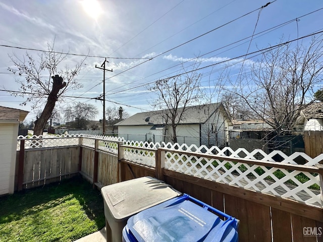 615 Cypress St, Bakersfield, CA 93304 - view of fenced backyard