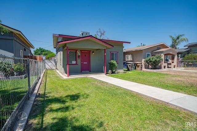 819 P St, Bakersfield, CA 93304 - view of front facade featuring stucco siding