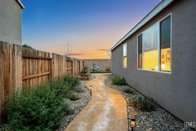 6713 Diamond Springs Dr, Bakersfield, CA 93313 - view of fenced backyard