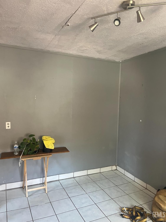 2419 N Inyo St, Bakersfield, CA 93305 - photo 13
