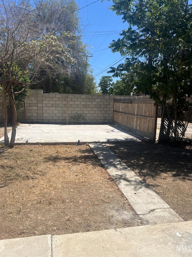 2419 N Inyo St, Bakersfield, CA 93305 - photo 21