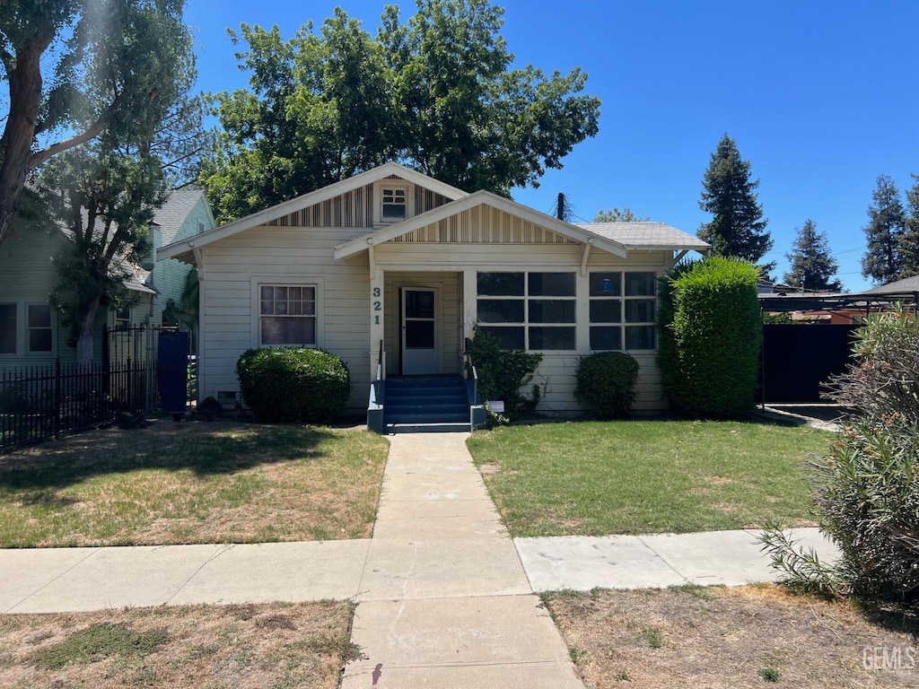 321 Oleander Ave, Bakersfield, CA 93304 - photo 1