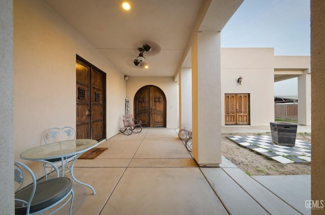 view of patio with ceiling fan