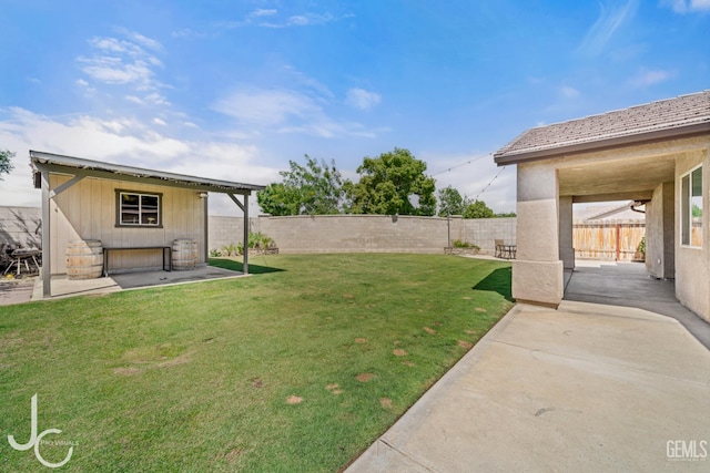 13421 Cheyenne Mountain Dr, Bakersfield, CA 93314 - view of yard featuring a patio