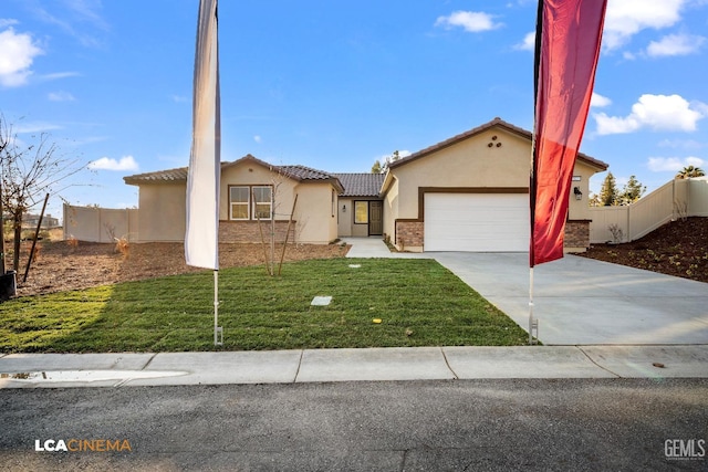 view of front of property featuring fence, driveway, an attached garage, stucco siding, and a front lawn